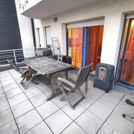 Apartment Private With Balcony